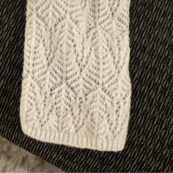 NWOT Abercrombie Merino Wool-Blend Slash Sweater Top in Cream - Picture 5 of 9